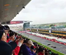 爱游戏官方入口-F1赛场再起风云：关中青龙队读秒绝平钱塘火狐队，新援首秀制胜细节处理更胜一筹
